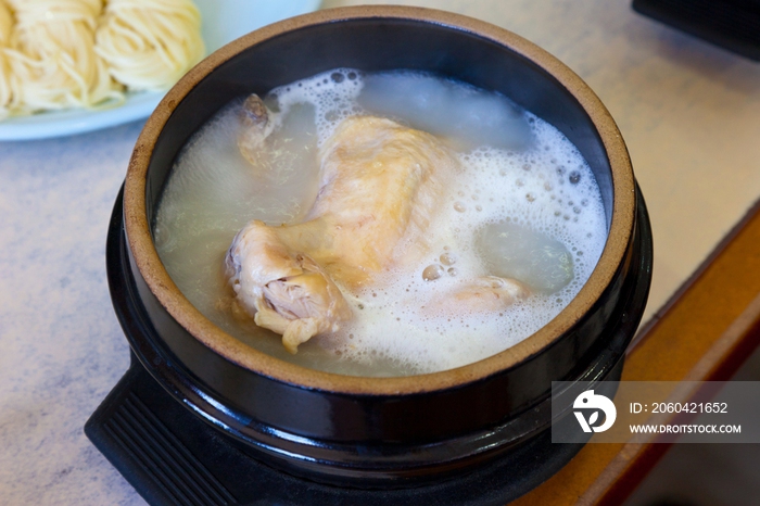 韩国济州岛美食参鸡汤