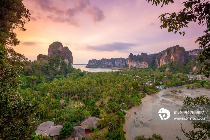 俯视泰国甲米的拉雷海滩美景