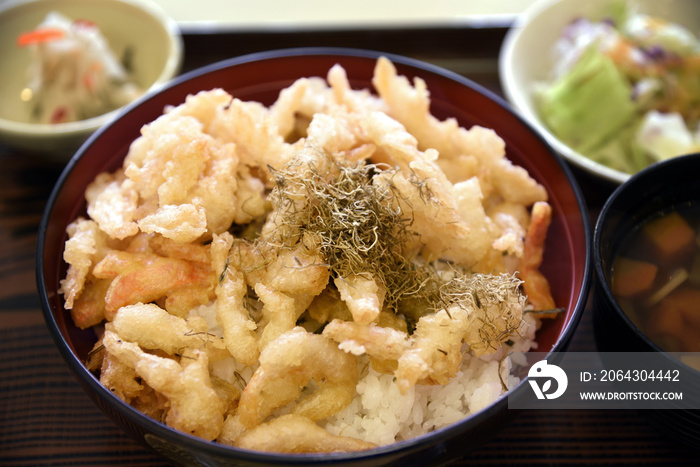 白海老のからあげ丼