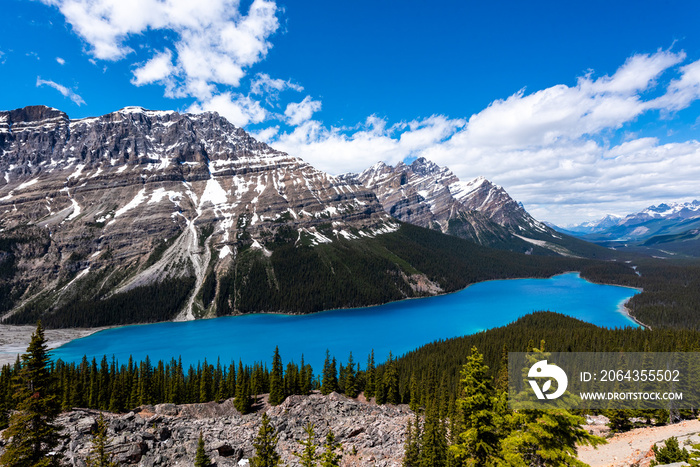 Typical colors of mountains lakes at Peyto lake