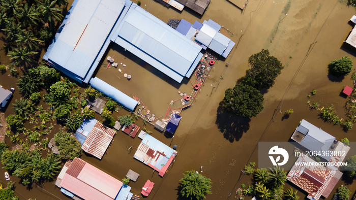 马来西亚最大洪水后的空中自上而下的画面覆盖了塞兰戈和克兰的主要地区