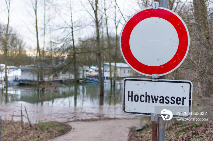 Schild Hochwasser Durchfahrt禁止语