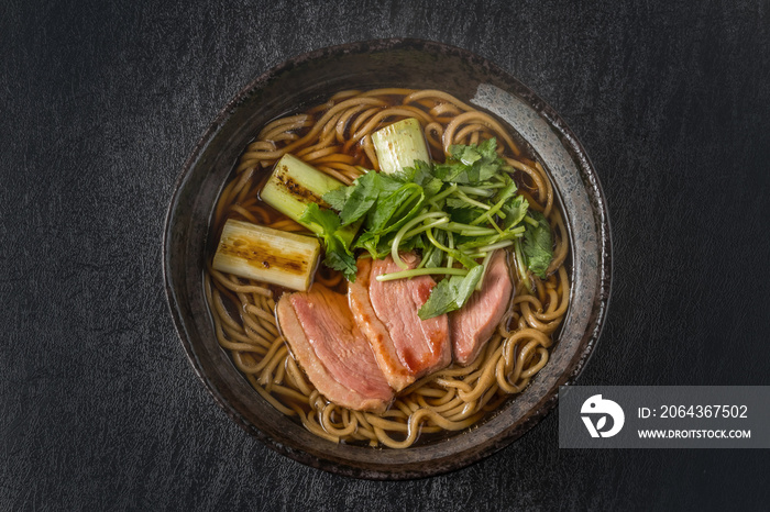 鴨南蛮　noodles with duck meat and Welsh onion