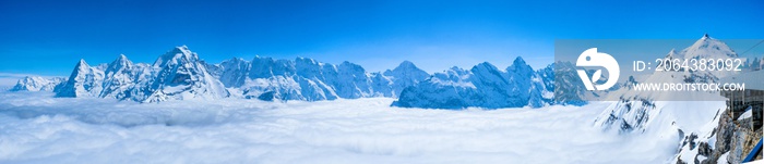 瑞士席尔霍恩的瑞士天际线令人惊叹的雪山全景
