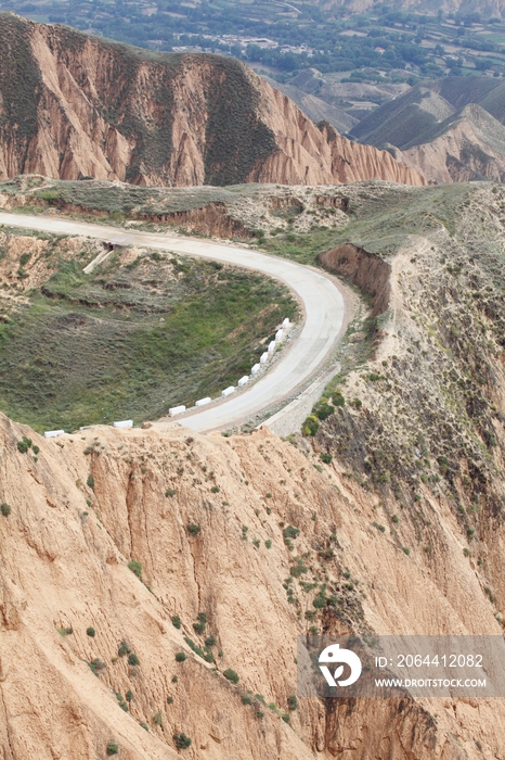 青海省尖扎县山路