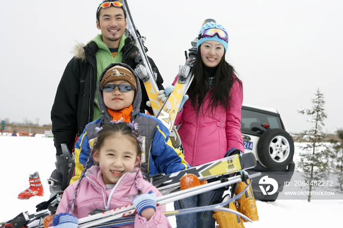 快乐一家人滑雪