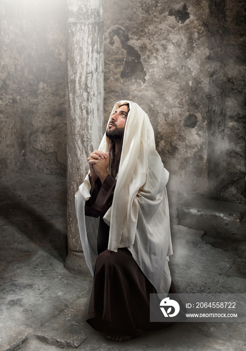 Jesus kneel in prayer