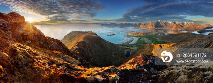 挪威风景全景与海洋和山脉-罗弗敦