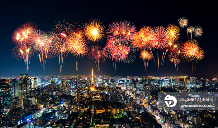 日本东京夜景上的烟花