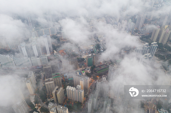 带云鸟瞰香港城市