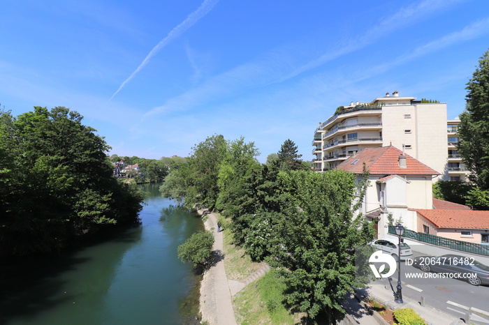 La rivière Marne et ses rives à Champigny sur Marne, ville de Champigny sur Marne, département du Va