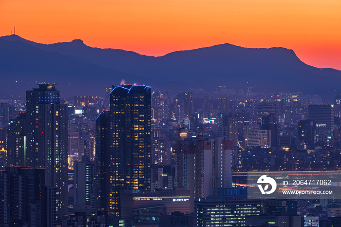 日落时分的韩国首尔城市景观夜景