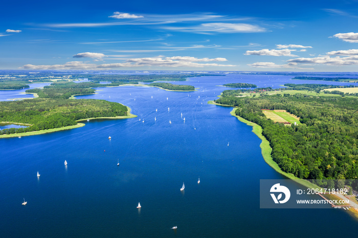 Mazury-kraina tysiąca jezior w północno-wschodniej Polsce	