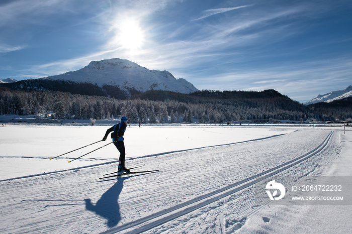 Cross-country skiing of a free technical man. Skating