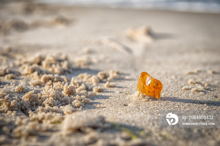 Bernstein im Sand