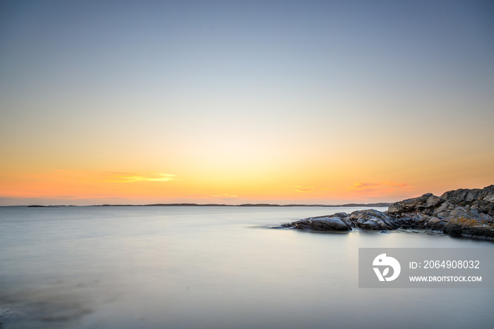 Sonnenuntergang am Meer in Schweden