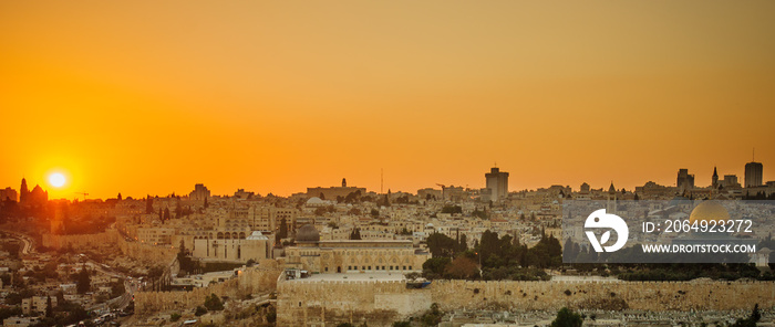 日落下的耶路撒冷古城
