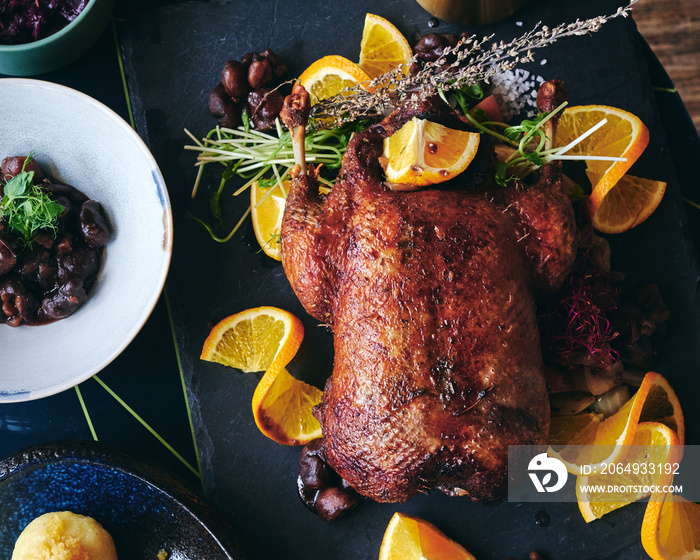 Knusprig gebratene Weihnachtsente für Weihnachten