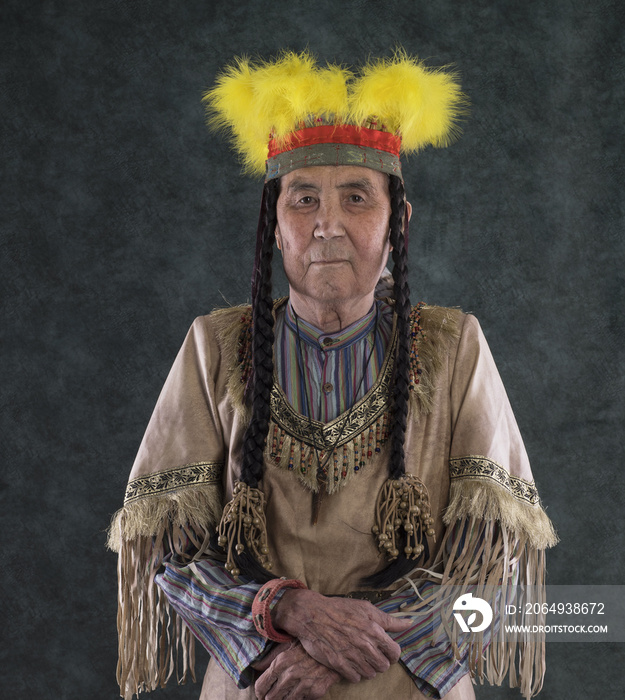 一位古老的红色印第安人首领阿帕奇的画像