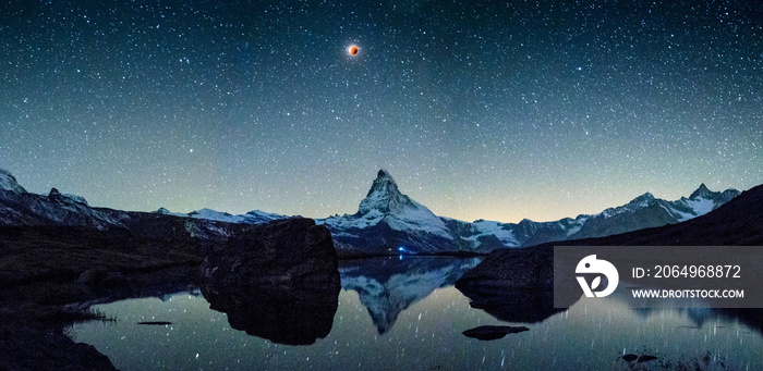 Blutmond mit Matterhorn und Stellisee