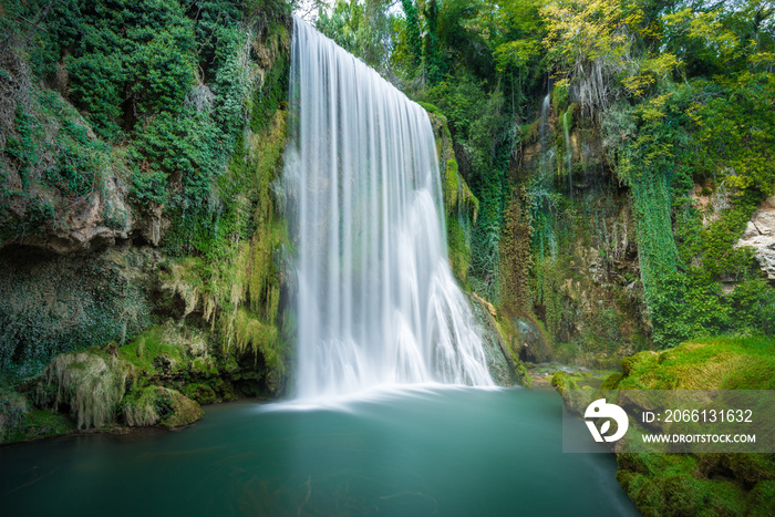 Cascada en el Monasterio de Piedra, Zaragoza (España)