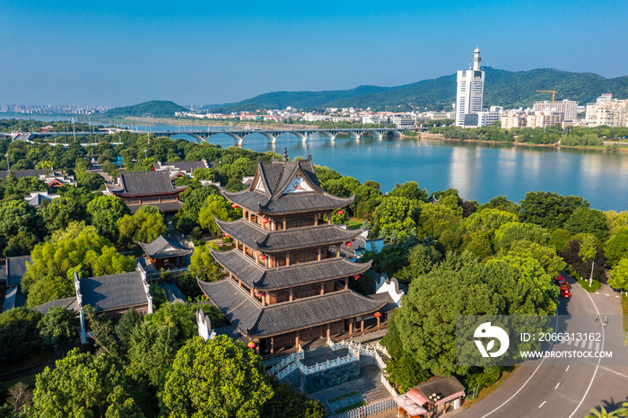 航拍湖南长沙岳麓橘子洲景区拱极楼风光