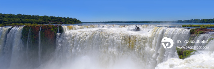 Iguazu garganta del diablo panoramic