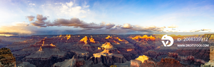 panorama of grand canyon at south rim