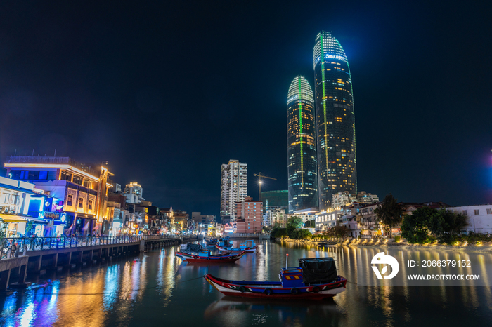 厦门世茂海峡大厦夜景