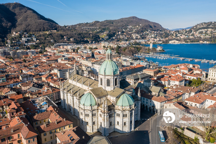 Cathedral of Como and panoramic of the city