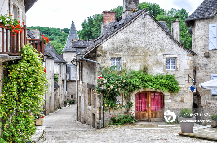 Turenne, beautiful medieval village, has been recognized by Les Plus Beaux Villages de France as one of the most beautiful villages in France