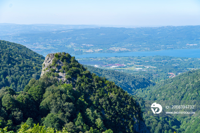 Al Maasoukiya, Kartepe Mountains viewing Sapanca Lake and the surrounding forest.