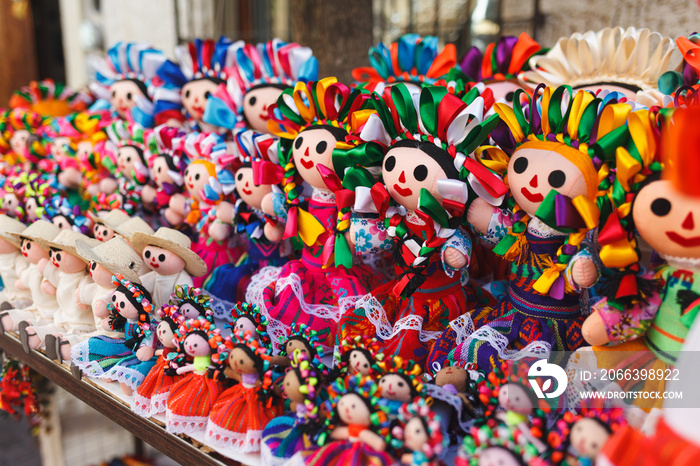 Puesto de muñecas mexicanas tradicionales tlaquepaque