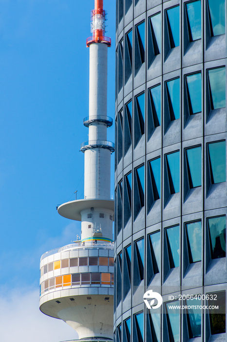 München - Funkturm und BMW- Haus