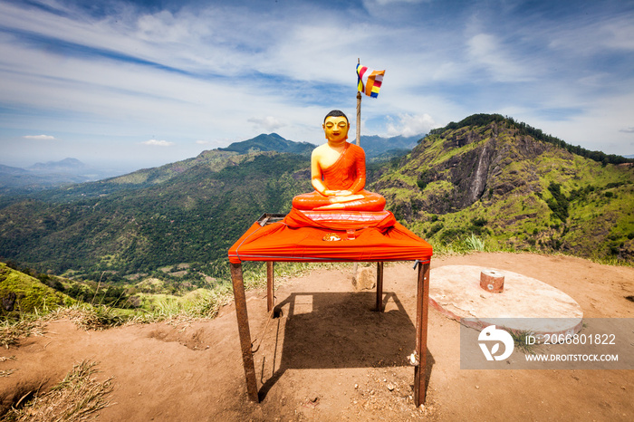 Buddha auf dem Little Adam’s Peak, Ella, Sri Lanka