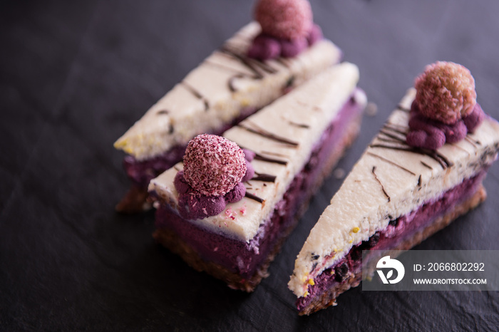 raspberry vegan raw cheesecake