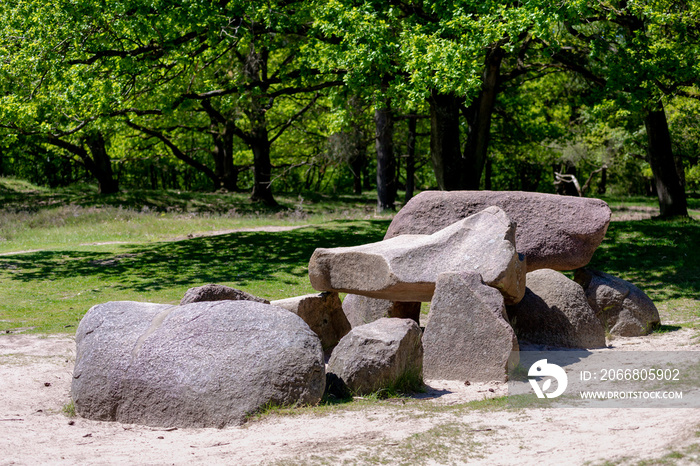 Hunebedden on the Assen-Groningen, A dolmen is a type of single-chamber megalithic tomb, Usually consisting of two or more vertical, It is the only hunebed in the Dutch province, Drenthe, Netherlands.