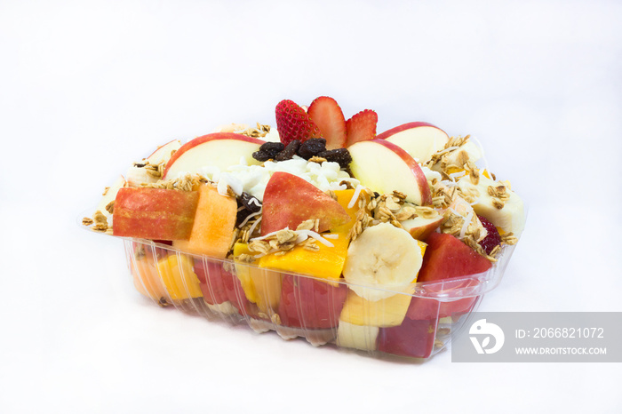 ensalada de manzana estilo americano con platano, mango, melon y granola