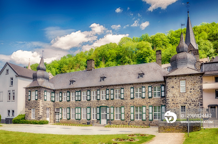 Schloss Burg Holtzbrinck in Altena im Märkischen Kreis, Nordrhein-Westfalen, Deutschland