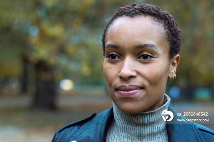 Portrait of mid adult woman in park