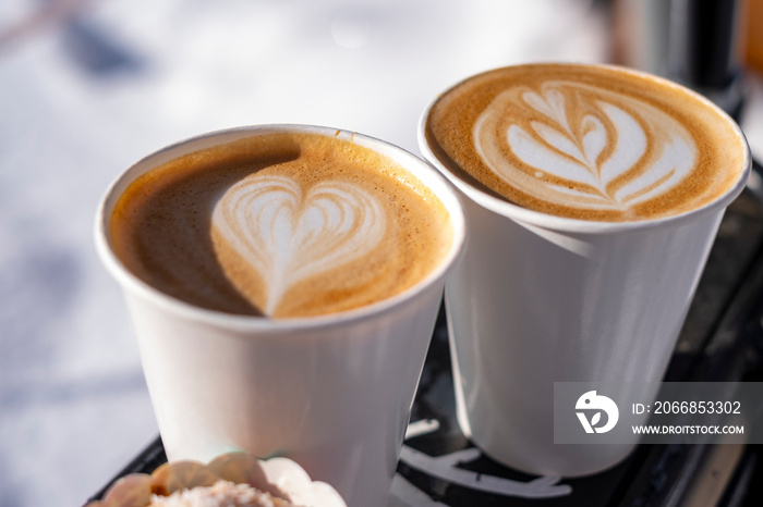 Cappuccino Kaffe auf Fahrrad Gepäckträger 1