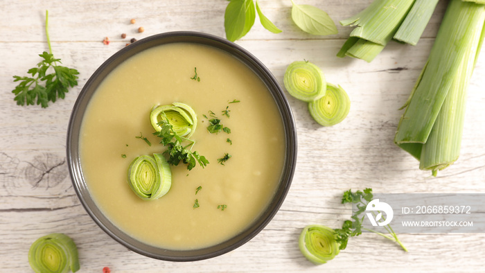 healthy leek soup