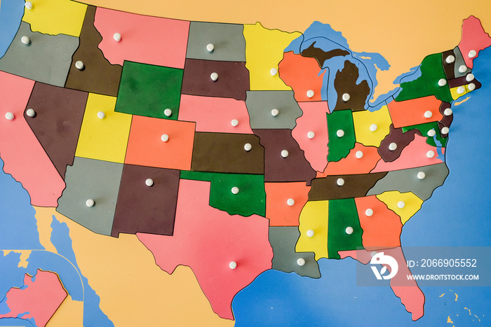 Puzzle with map of the states of the United States of America in a Montessori classroom.