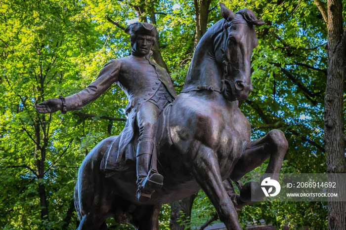 A statue of Paul Revere on horseback