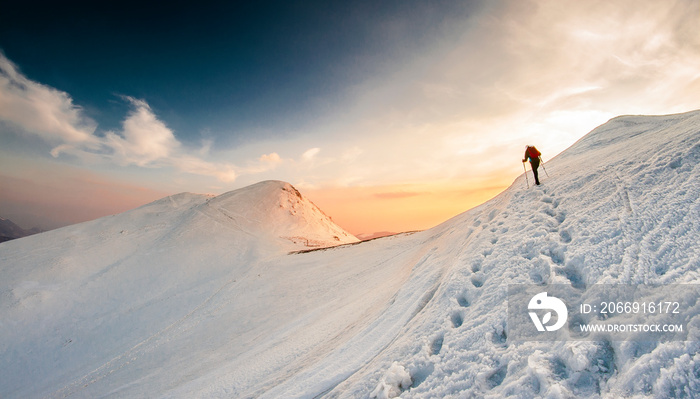 Bieszczady wczesną wiosną, śnieg