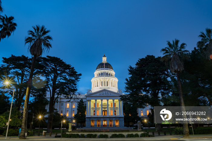 Night view of the historical California State Capitol