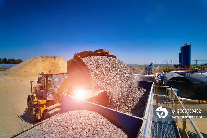 Carriage on loading with crushed stone. transportation of bulk materials. Career or quarry