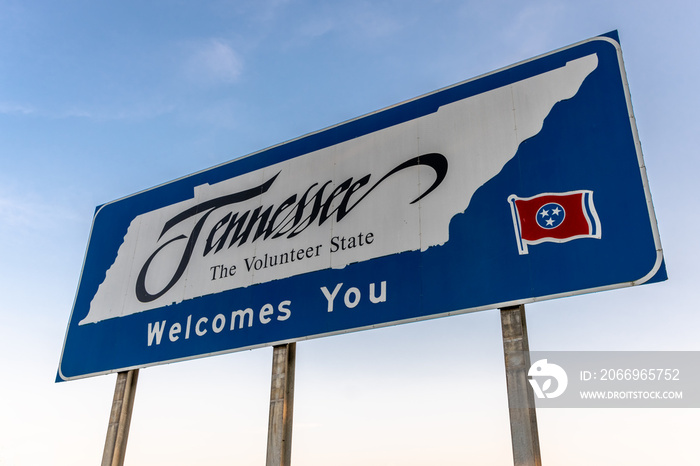 Welcome to Tennessee sign on highway