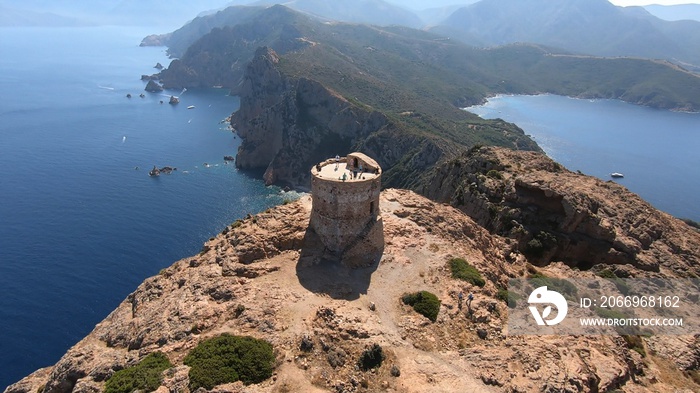 La tour de Capo Rosso en Corse