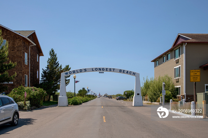 Long Beach Washington arch entrance to the ocean views and beaches.